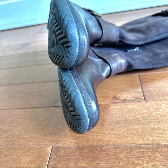 UGG Australia Dark Brown Boots with buckles, size 8.5 waterproof - Picture 15 of 16